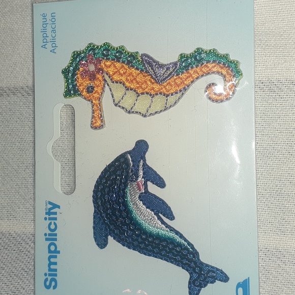 2 Iron on Patches - Picture 6 of 7